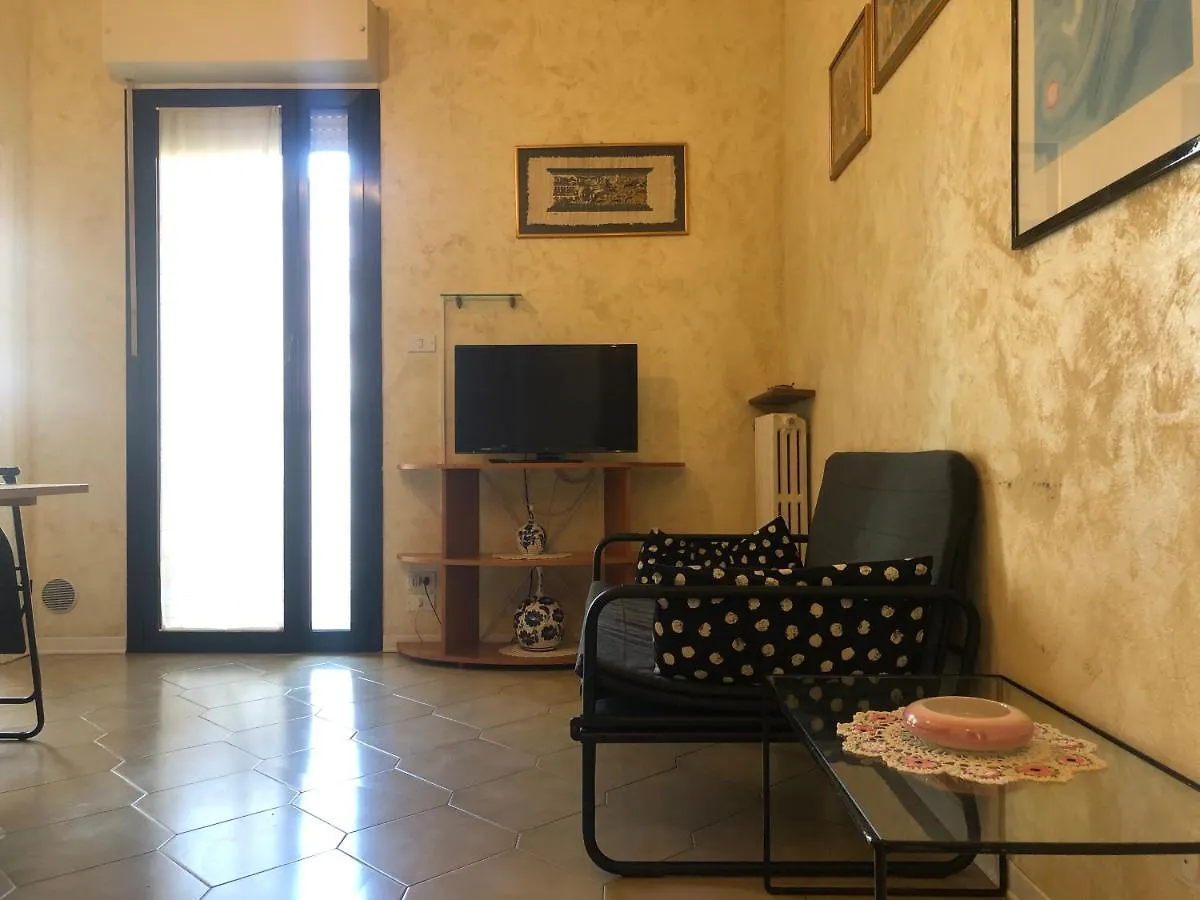 Appartamento Al Mare Robi E Ugo Viale Trieste Rimini 0*,  Italy